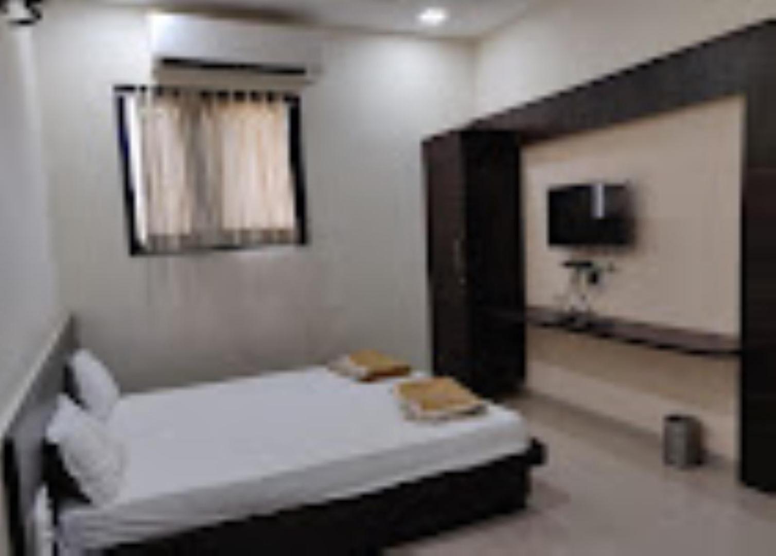 Hotel Rasraj , Dhule Luaran gambar